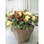 Букет цветов в корзине